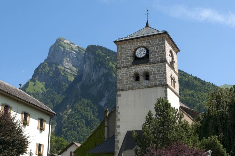 Eglise et Criou à Samoëns