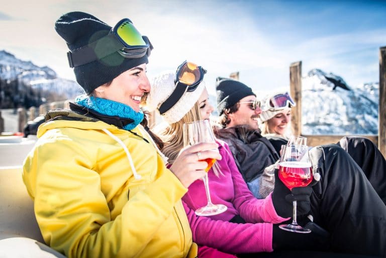 Tourisme Samoëns - Boire un verre entre amis