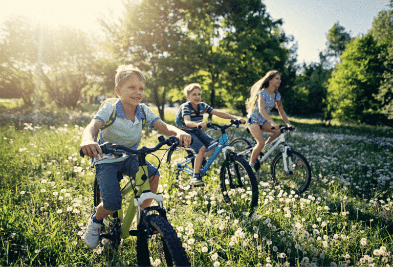 Faire du vélo en famille à Samoëns