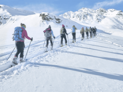 Ski de randonnée en groupe à Samoëns