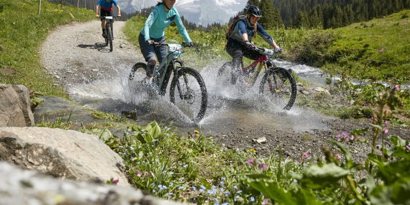 VTT AE dans les montagnes du Giffre